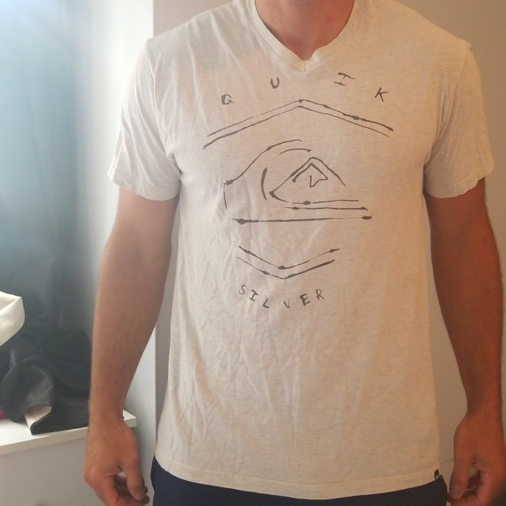 V neck T